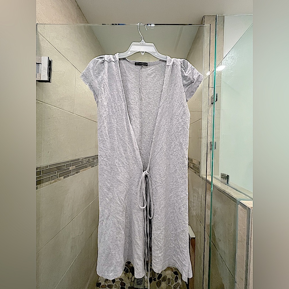 Brandy Melville Short sleeve pull over
